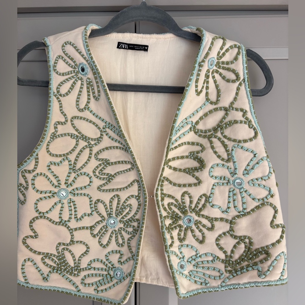 Zara 100% Cotton Cream Embroidered Vest, size small